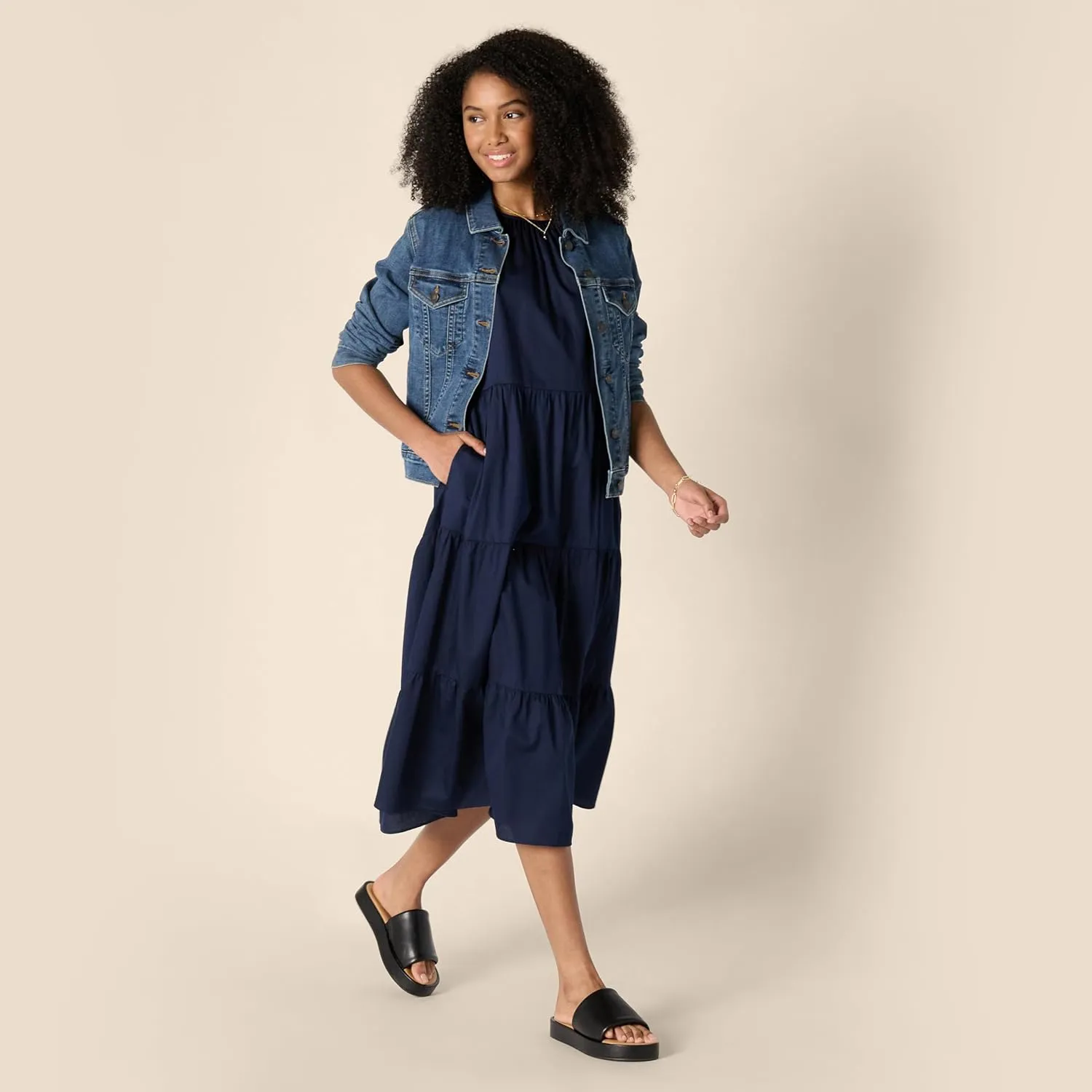 Amazon Essentials Women's Relaxed-Fit Cotton Sateen Crewneck Tiered Midi Dress
